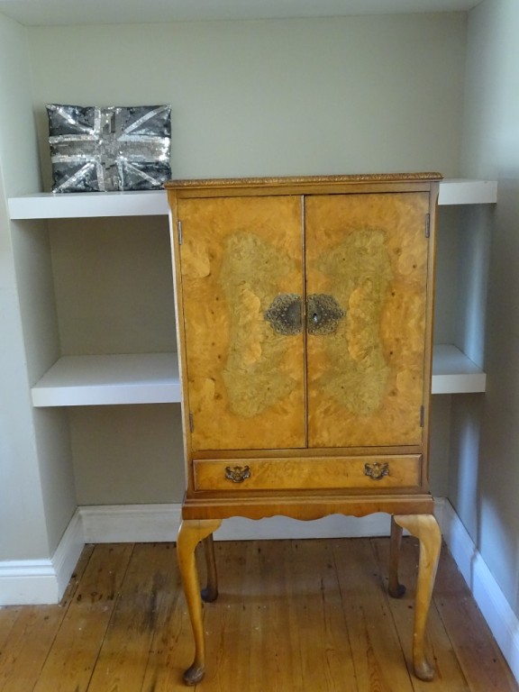 Antique Cameo Art Deco Walnut Drinks Cocktail Cabinet