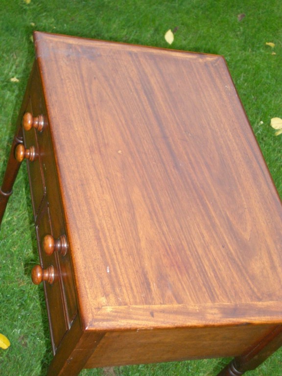 Regency Mahogany Side Table Cabinet With Three Drawers