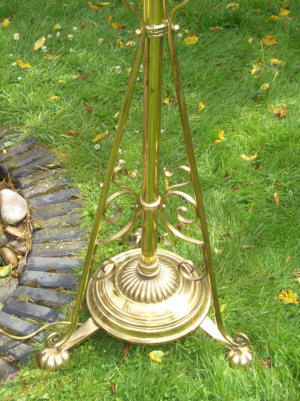 Antique Victorian Ornate Brass Telescopic Standard Lamp